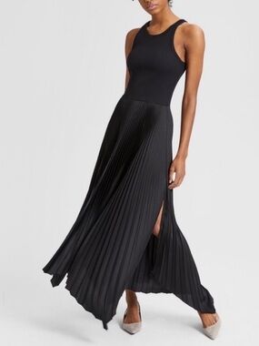 Theory • Vinessi Belsay Rib Pleated Maxi Dress